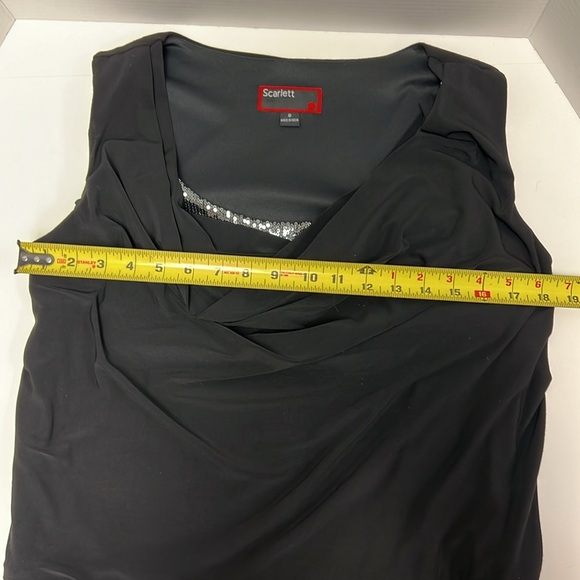 Scarlett Scoop Neck Peek a Boo Sequined Dress Size 8 - Picture 8 of 9